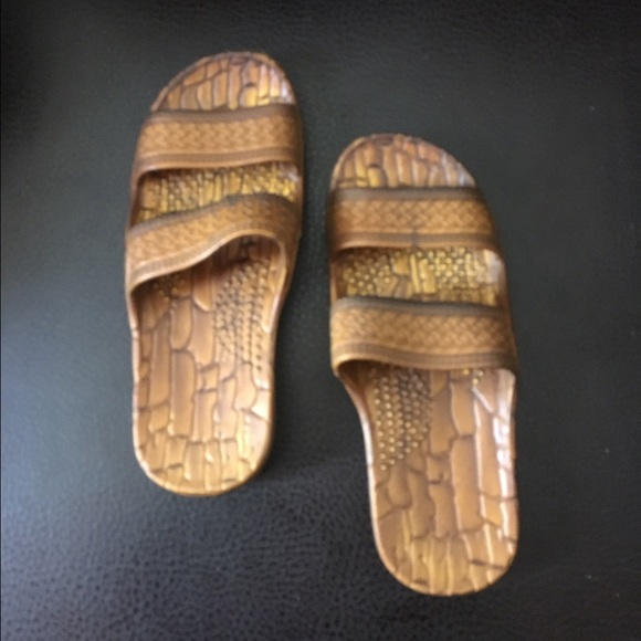 Pali Hawaiian Two Strap Brown Sandals Size 6
