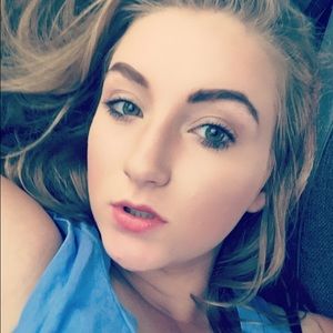 Meet your Posher, Brooke