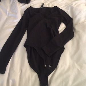 Long sleeve v neck bodysuit worn once