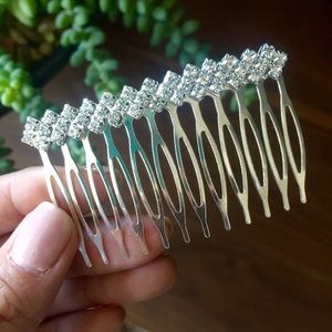 Hair Accessory (1 piece)