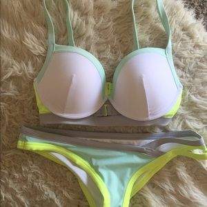 NWOT Victoria Secret Bikini