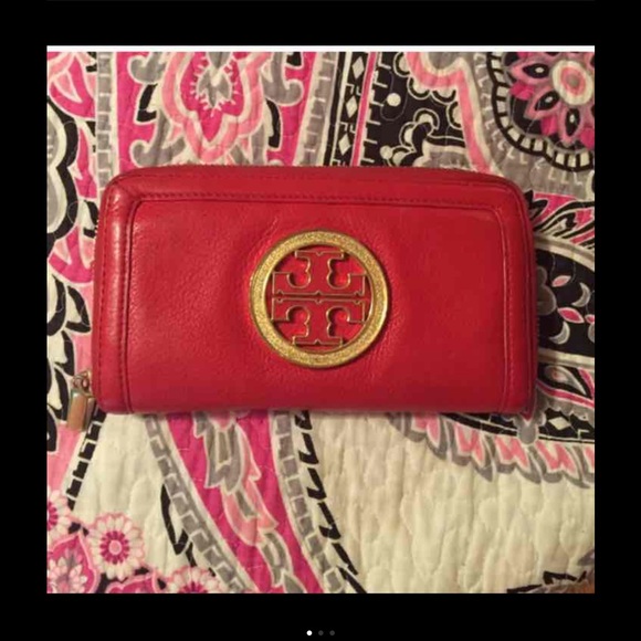 Wallet Tory Bruce