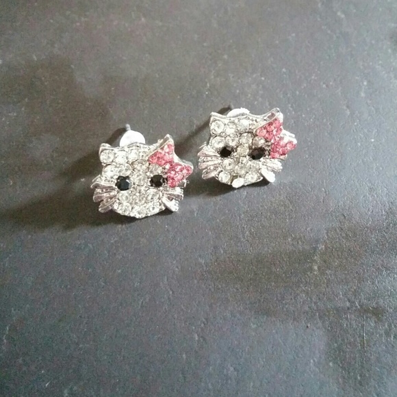 Hello kitty earrings