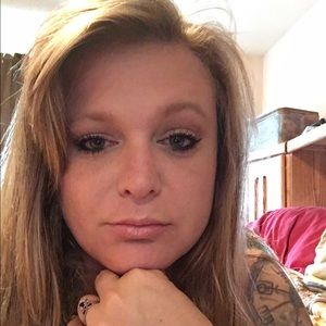 Meet your Posher, Candace