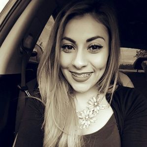 Meet your Posher, Isamar