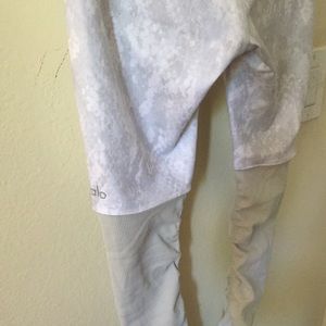 ALO yoga goddess legging