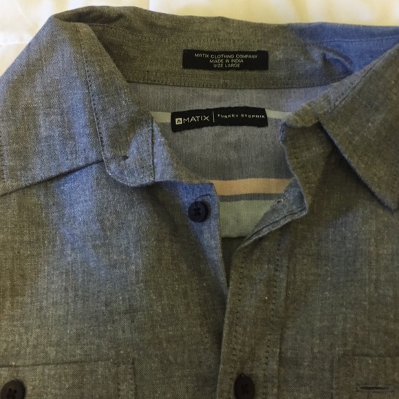 Matix button up - Picture 2 of 3