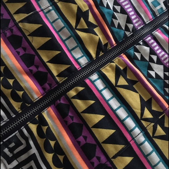 H&M Skirt - Size is US 4 - Picture 2 of 4