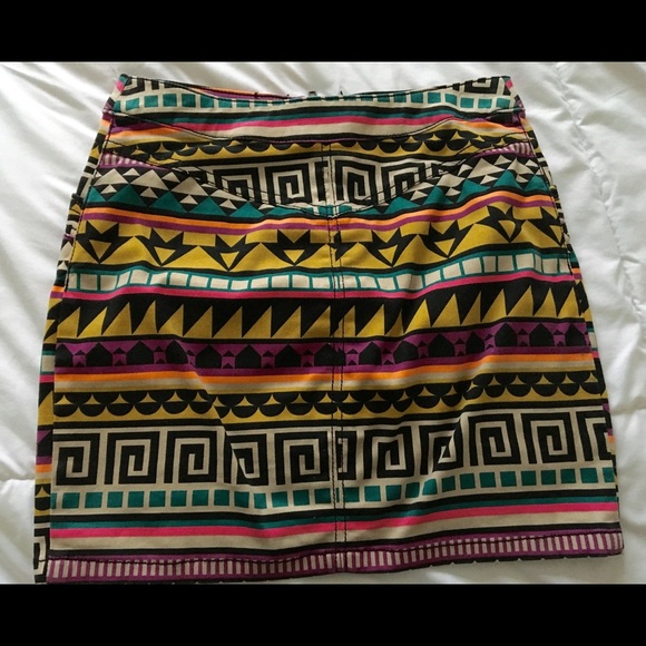 H&M Skirt - Size is US 4 - Picture 3 of 4