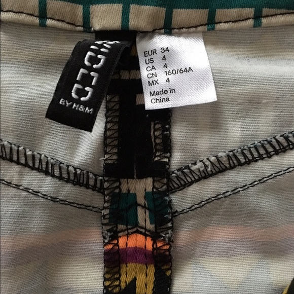 H&M Skirt - Size is US 4 - Picture 4 of 4