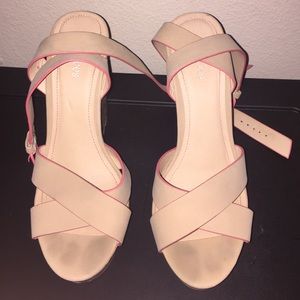 Nude wedges