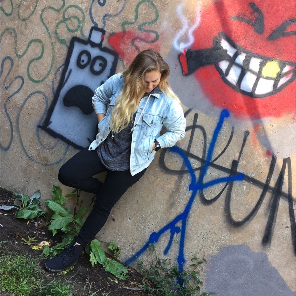 Meet your Posher, Whitney