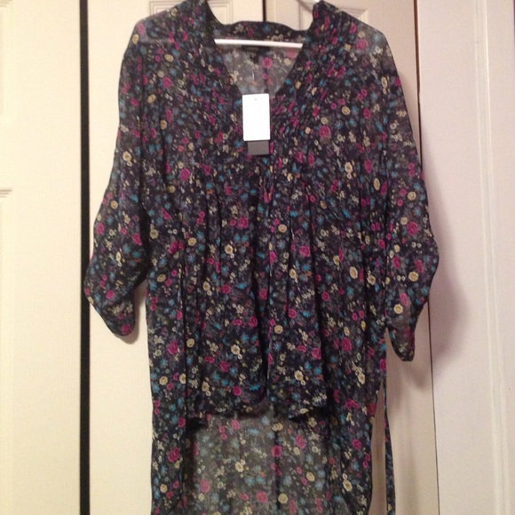 Floral&Flowy high/low dressy shirt - Picture 1 of 4