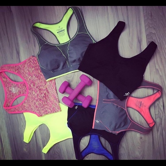 Sports bra