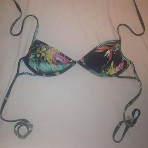 Stonefox black ginger hanalei top