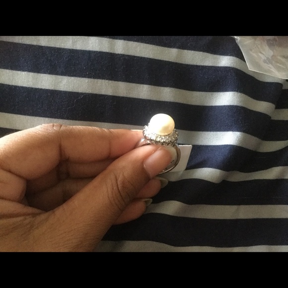 18k white gold plated10-11mm Freshwater Pearl Ring - Picture 3 of 3