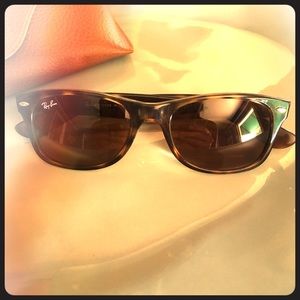 Ray-Ban new small wayfarer sunglasses