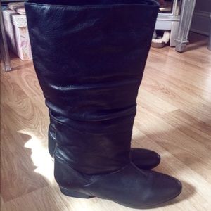 Black distressed boots - Zara