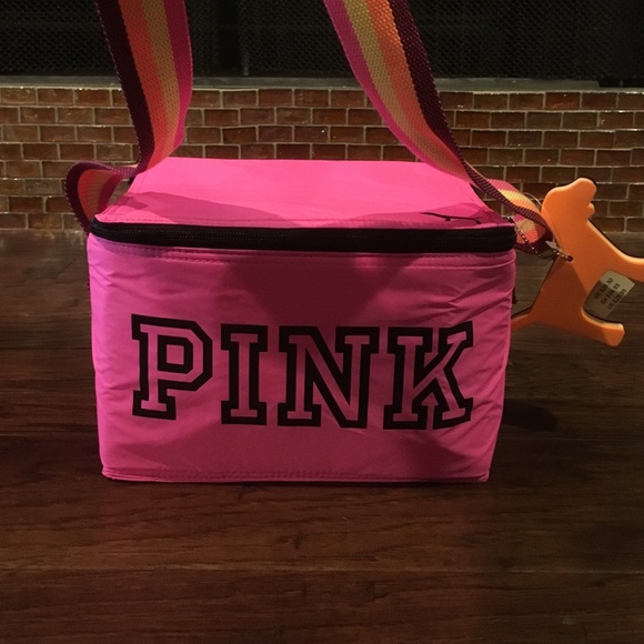 NWT VS PINK COOLER💞