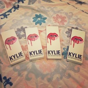 Kylie Lip Kit 22