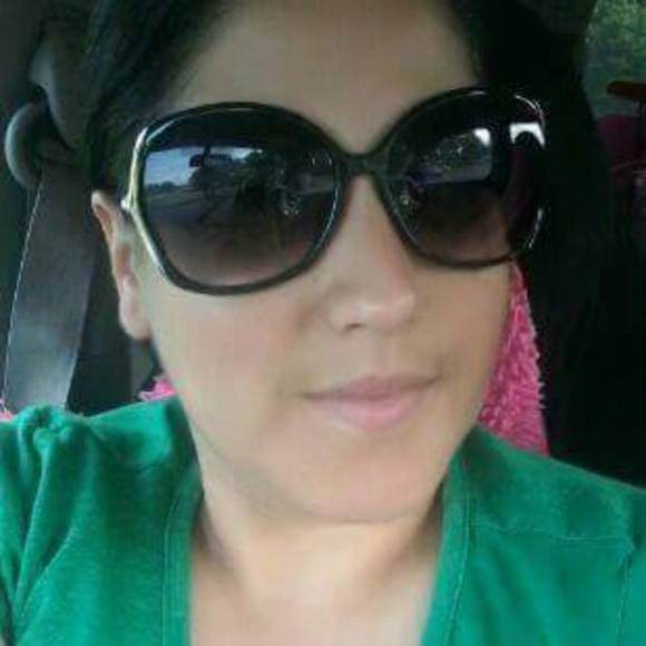 Meet your Posher, Cecy