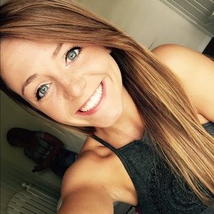 Meet your Posher, Kayla