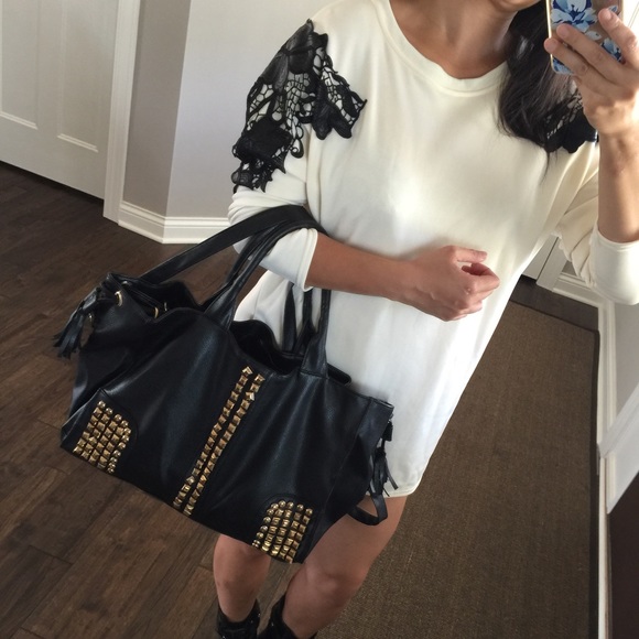 Contrast embroidered sweater