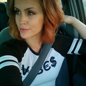 Meet your Posher, Halie