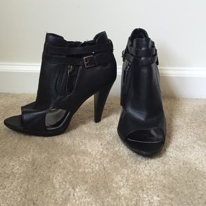 NWOT Peep Toe Ankle Booties