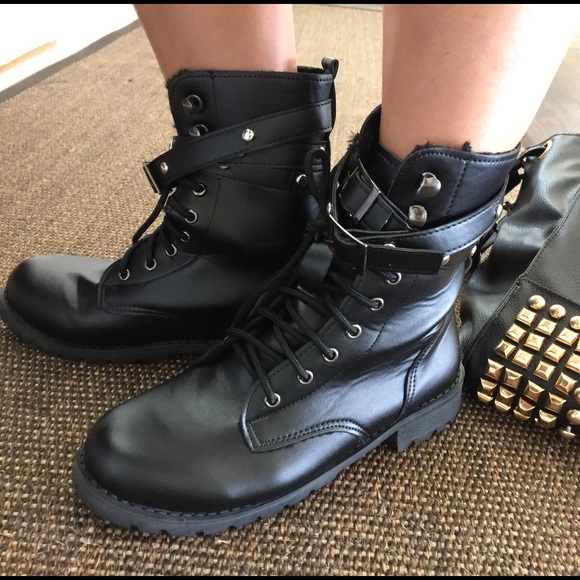 Lace-up combat boots - Picture 1 of 3