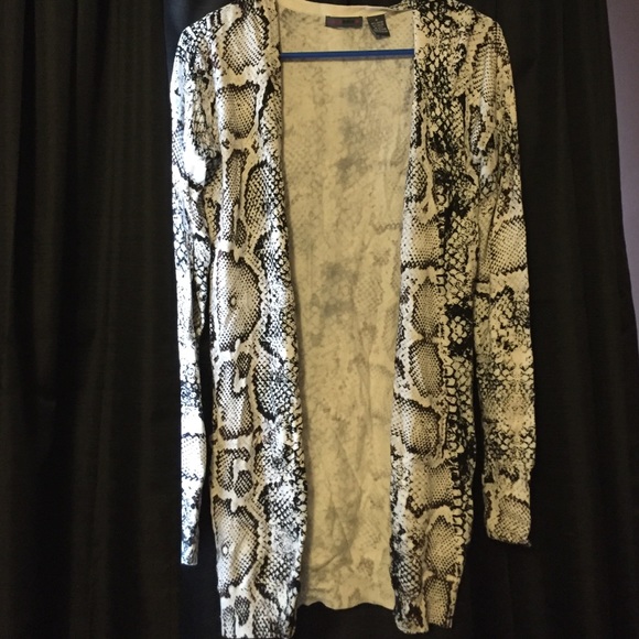 Snakeskin PRINT long sleeve cardigan!