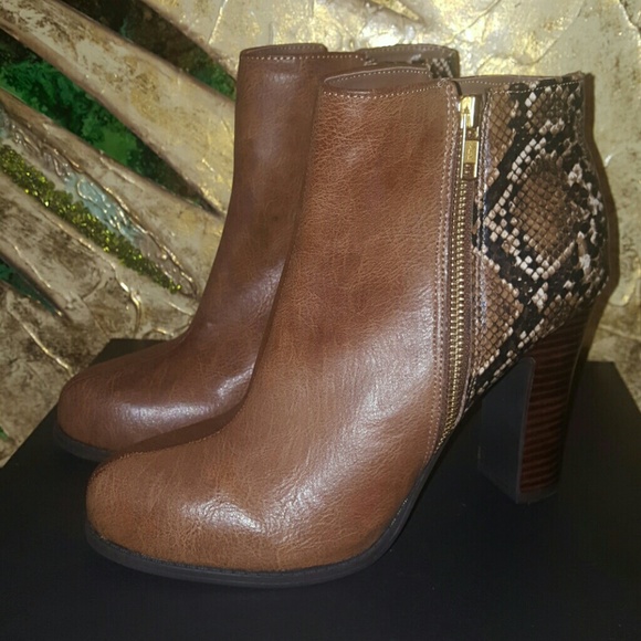 Kenneth Cole Reaction ankle boots