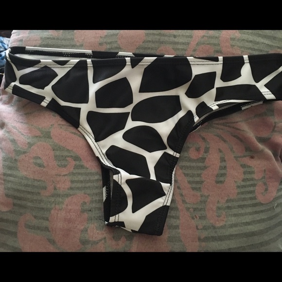 🆕✨HP✨ Sexy Boho Bikini | $7 when you bundle - Picture 3 of 4