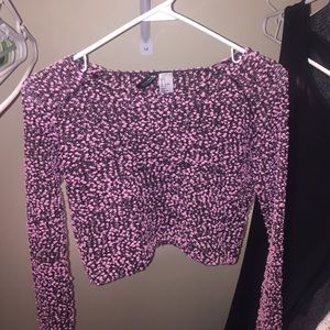 Pink and black crop top sweater from H&M Pink and black crop top sweater from H&M