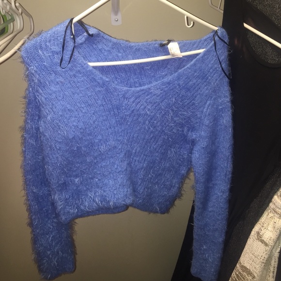 Crop top sweater