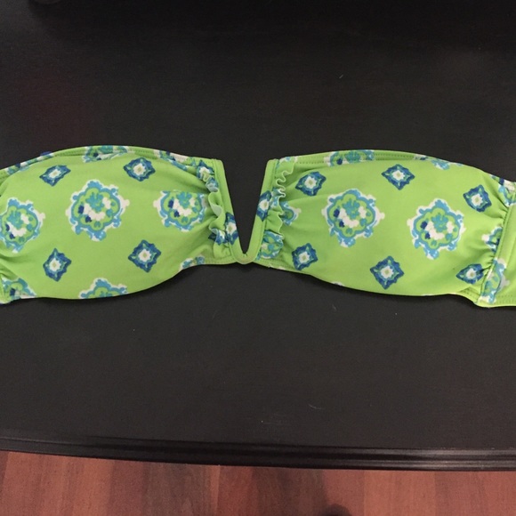 Gilly Hicks bandeau top