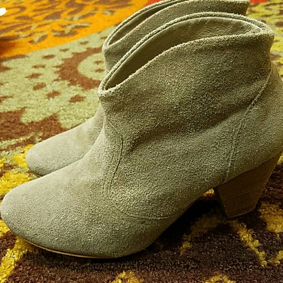 STEVEN (Steve Madden) light brown/tan booties