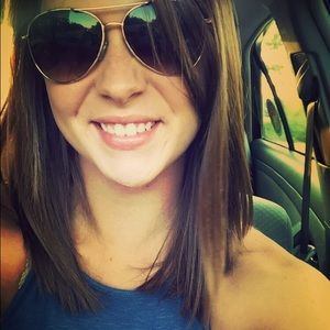 Meet your Posher, Emily