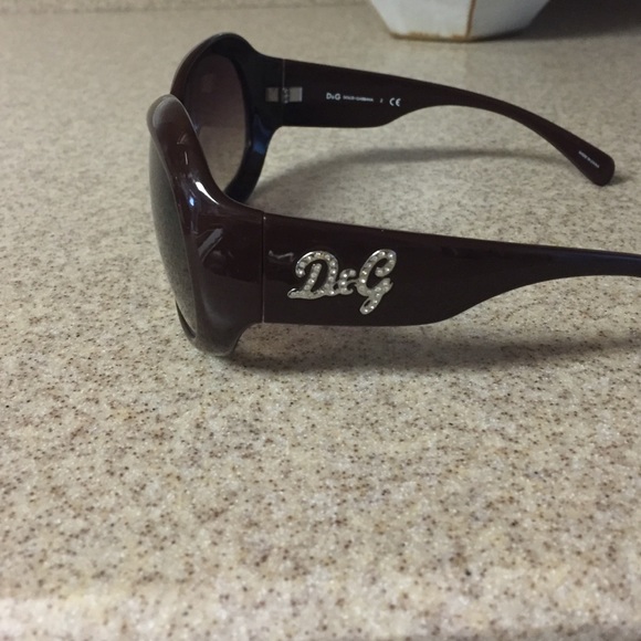 D&G brown sunglasses 8045