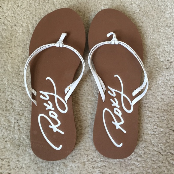 NWOT Roxy Flip Flops