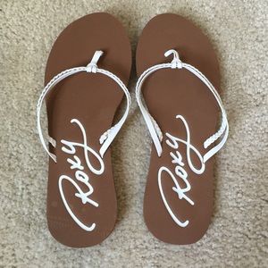 NWOT Roxy Flip Flops