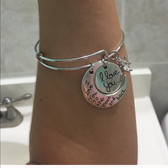 💞LAST ONE💞Charm Bangle Bracelet - Picture 2 of 3