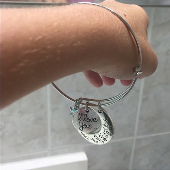💞LAST ONE💞Charm Bangle Bracelet - Picture 3 of 3