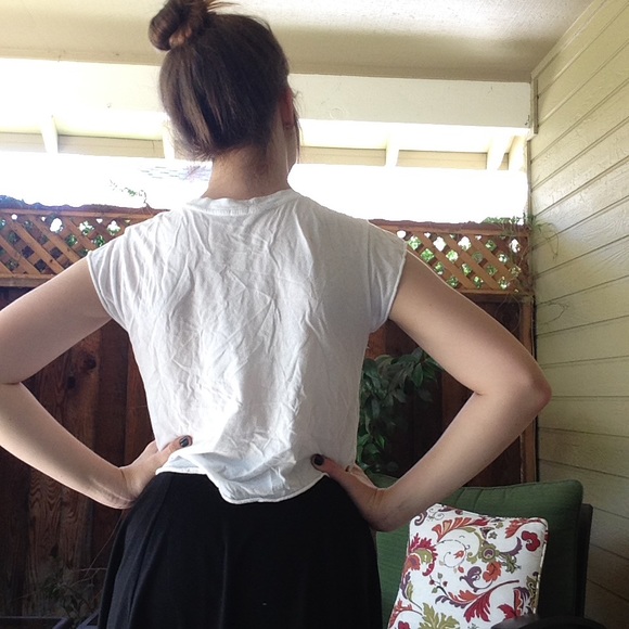 White Brandy Melville Crop Top - Picture 2 of 3