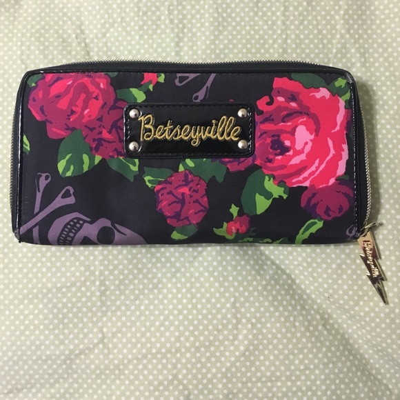 Betseyville wallet