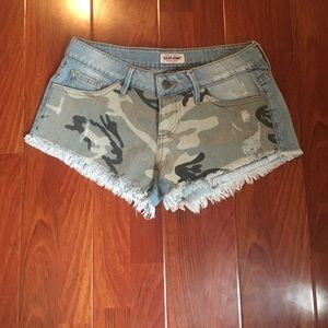 Army printed Guess Jean shorts