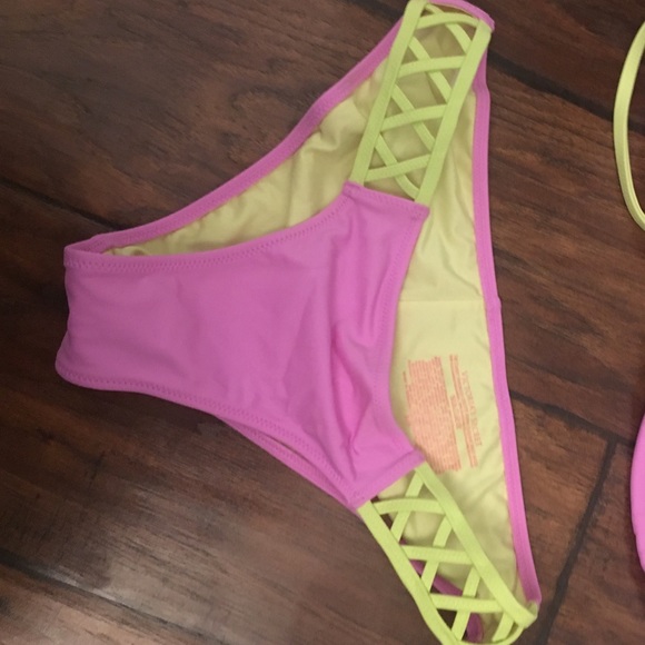 Victoria secret swimsuit! - Picture 2 of 4