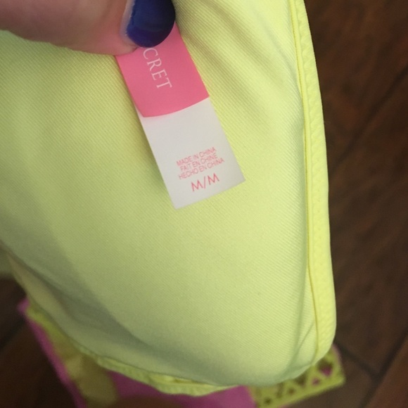 Victoria secret swimsuit! - Picture 4 of 4