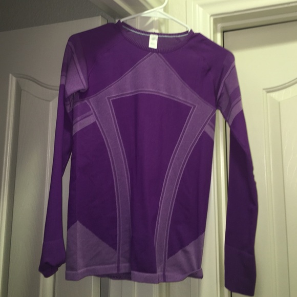 Ivivva fly tech LS tee 14