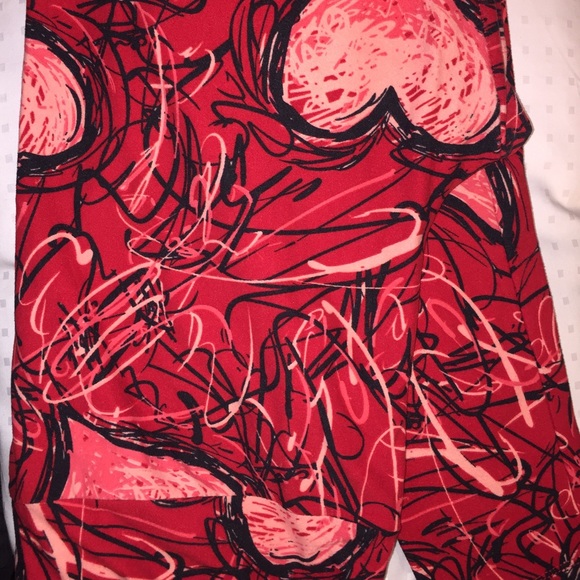 EUC TC LulaRoe hearts leggings